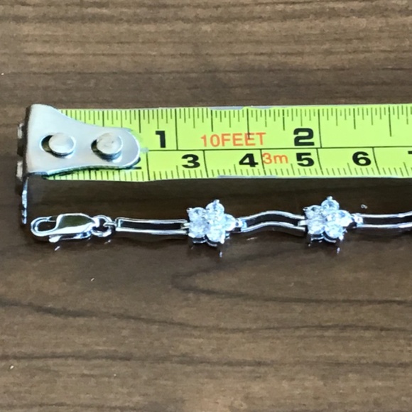 925 Sterling Silver and White Cubic Zirconia Long Wavy Link Bracelet 7.5" - Picture 9 of 9